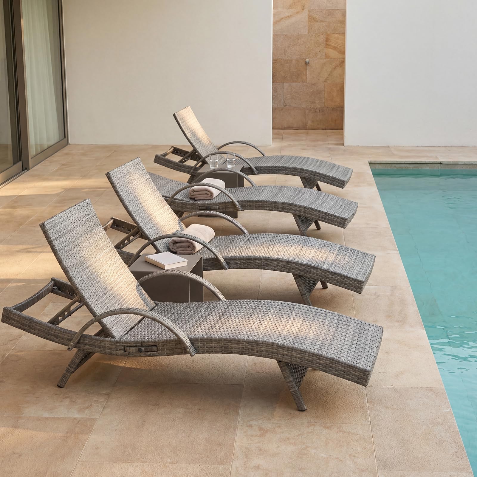 Set of 2 Gray Outdoor Chaise Lounge Chairs, Wicker Patio Lounge Chairs with Adjustable Backrest and Armrests, Durable PE Rattan Pool Chair for Patio, Poolside and Garden